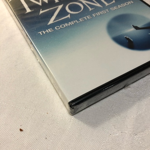 The Twilight Zone The Complete First Season sealed 2013 DVD set - Picture 4 of 5